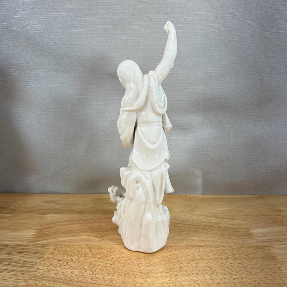 Vintage Porcelain dancing Monk figurine - Picture 2 of 4
